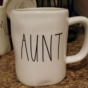 Rae Dunn “ Aunt “ LL MUG